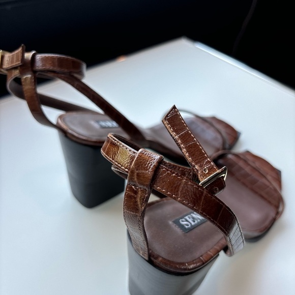 SENSO Brown Croc-Embossed Heels with Ankle Straps - Picture 4 of 6